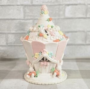 NEW Cupcakes & Cashmere 11” Easter Bunny Pastel Cupcake House Carrots Eggs